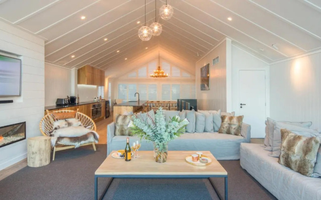 Kahurangi Luxury Holiday Home by MajorDomo
