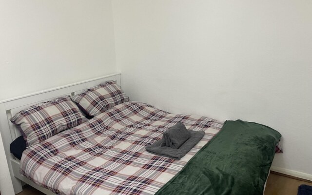 Great 5-bed Wembley Home 25min From Central London