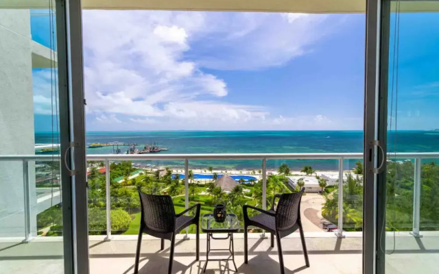 MAREA Beachfront 2 BDR - Stunning Oceanview
