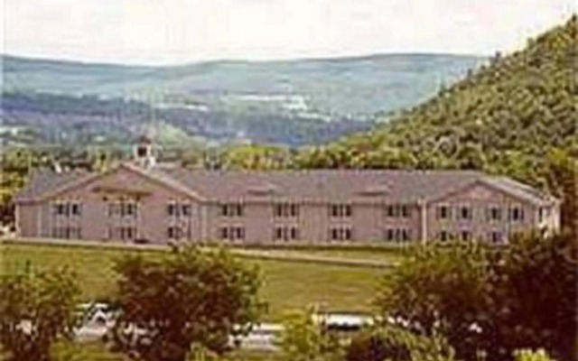 Quality Inn & Suites Schoharie near Howe Caverns