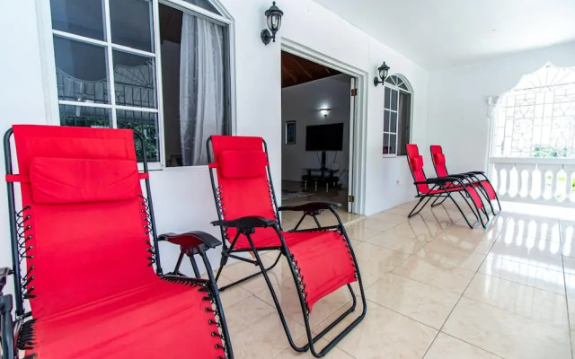 Runaway Bay Gem in Runaway Bay