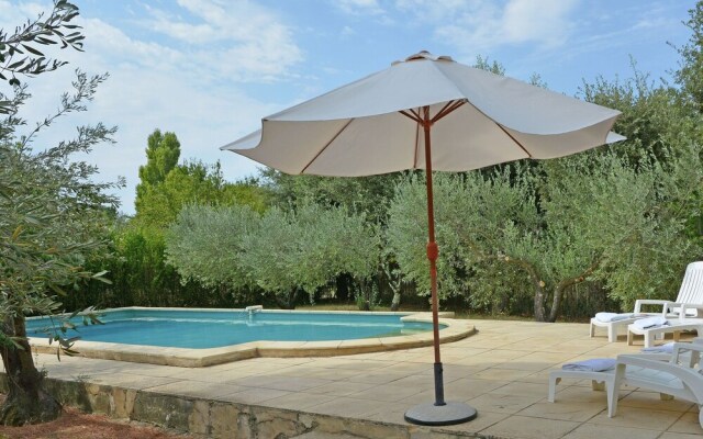 Cosy Villa in Flaux with Swimming Pool