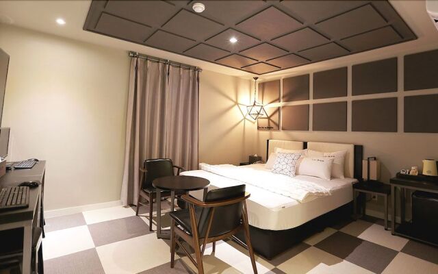 Hotel Idea Gupo