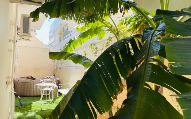 Amazing House with Jacuzzi and Huge PVT Garden