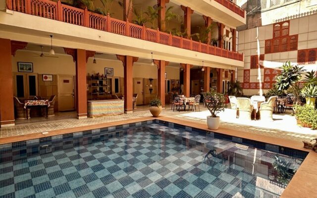 Suryaa Villa - A City Centre Hotel