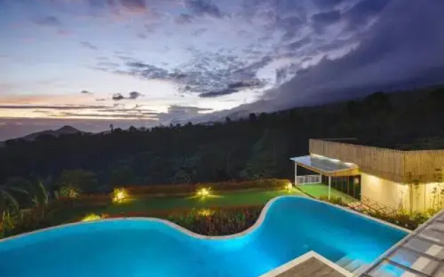 Giriwood Hotel & Villa