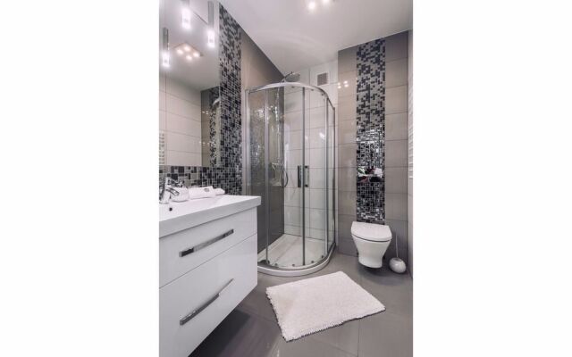 City Lights Apartments - Arianska