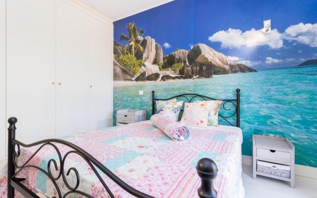 Tropical Beach Apartment