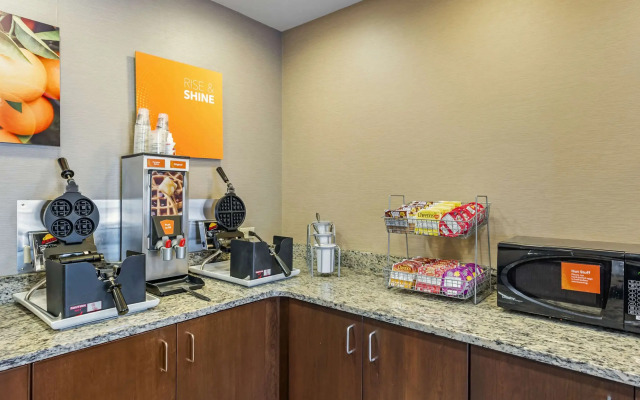 Comfort Inn & Suites