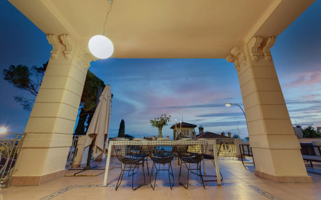 Luxury Seaview Apartment