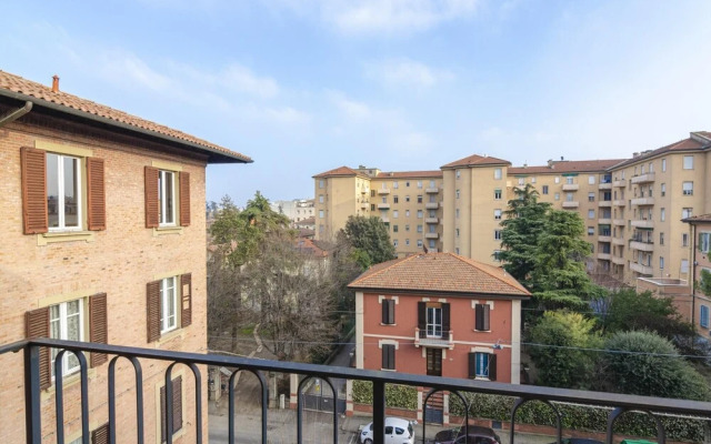 Brand new Suite With Balcony Via Albertoni