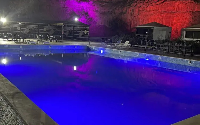 Rum Oasis Luxury Camp