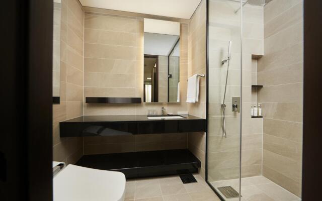 Ocean L Suite  (Beach View with 3 Bedrooms)