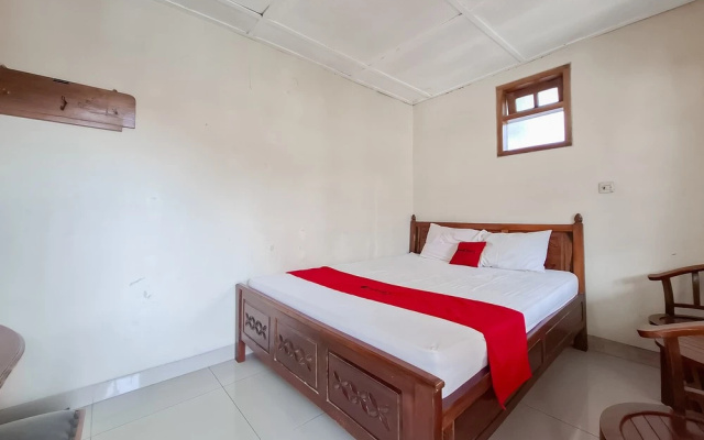 RedDoorz Hotel Tejomoyo Near Bukit Sekipan Tawangmangu – Guest Rooms – Karanganyar
