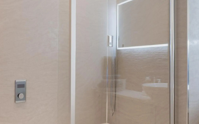 Marks At The Manor Luxury Riverside Apartments - Sleeps up to 4, with Parking and Sky TV