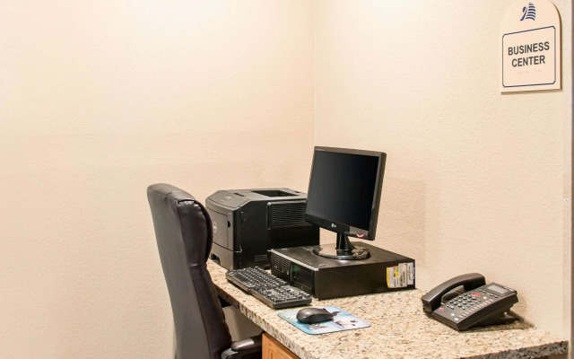 MainStay Suites Dubuque at Hwy 20