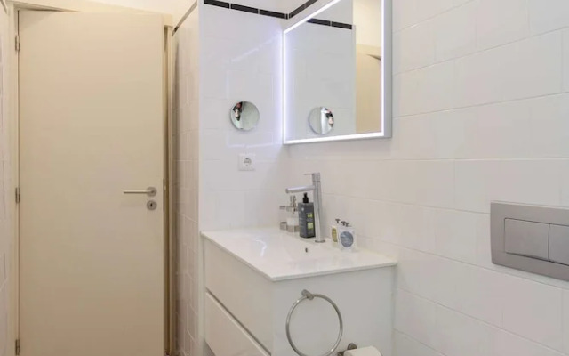 Liiiving in Porto - Trindade Deluxe Studio 2T