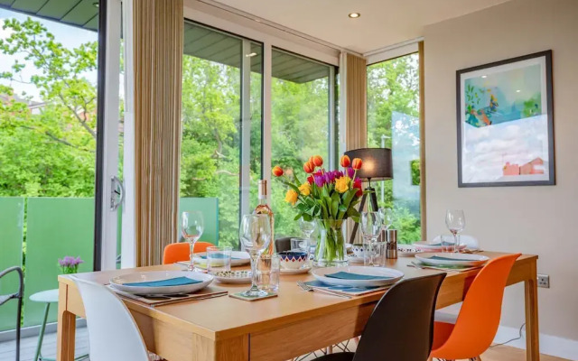 Host Stay Hilltop House