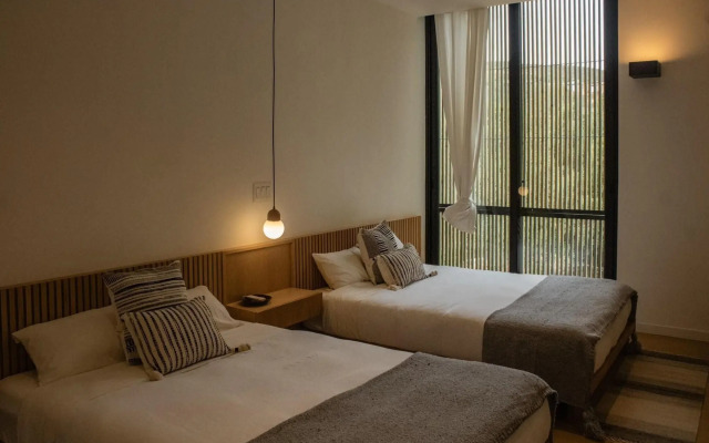 Hotel Cuatro Cuatros