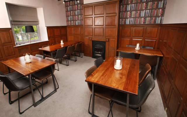 OYO Glyn Valley Hotel