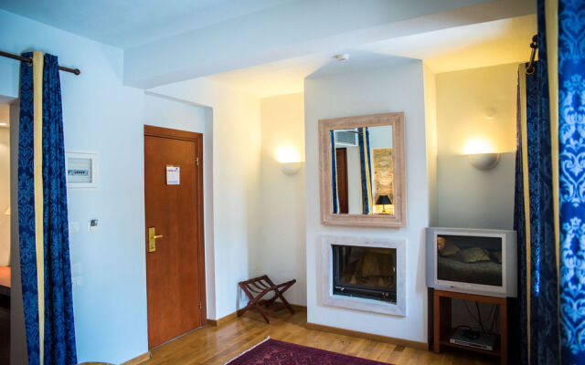 Maritsas Hotel & Suites