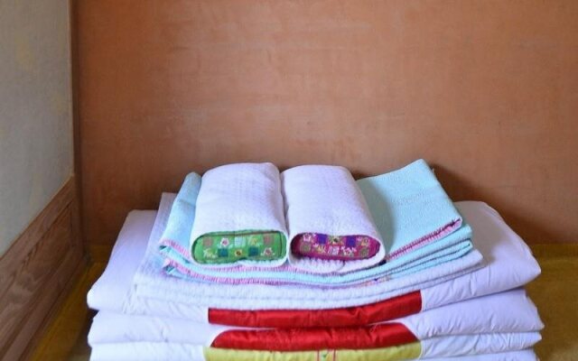Daddle Hanok Guesthouse