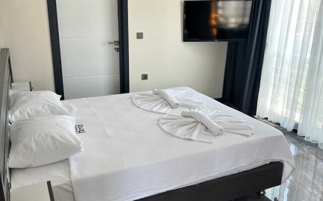 44 Hotel