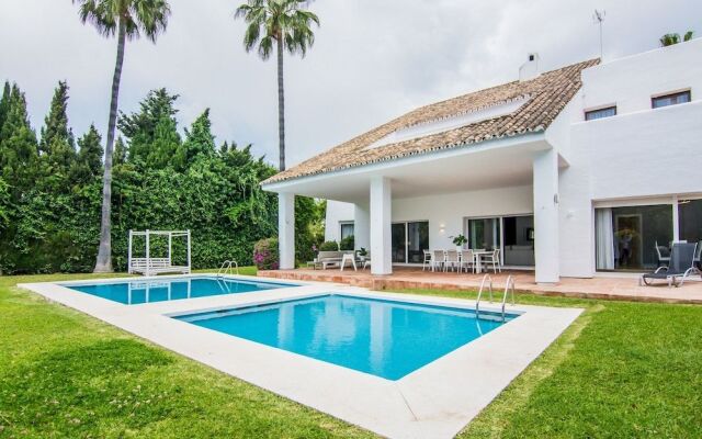 Villa Seafront XII