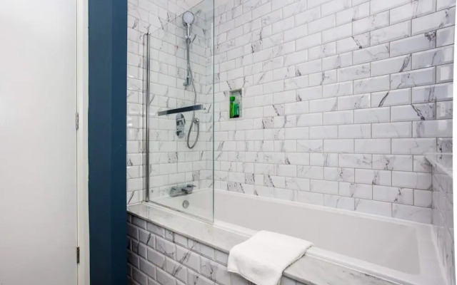 Bright, Vibrant 1 BD Apartment in Sth Hampstead