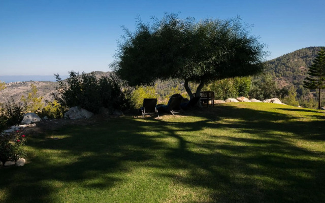 Demetriou Paradisos Hills