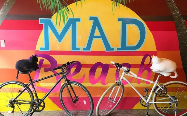 Mad Cat Hostel Osaka & Bar