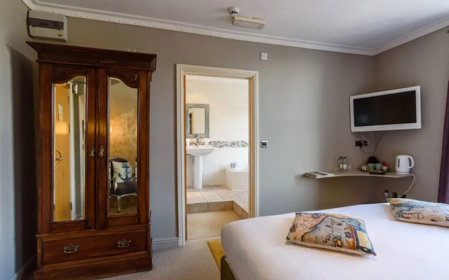 Jolyon's Boutique Hotel