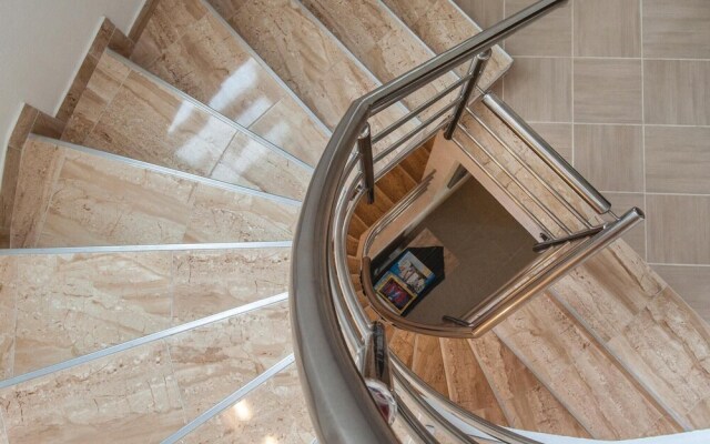 Nice Home in Sevid With 6 Bedrooms, Wifi and Outdoor Swimming Pool