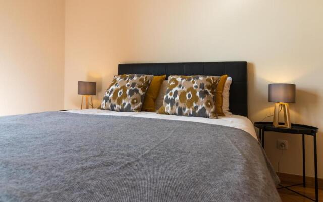 Acacia Apartment