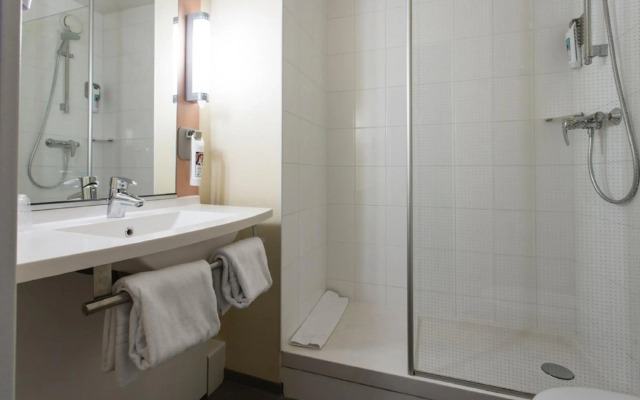 ibis Senlis