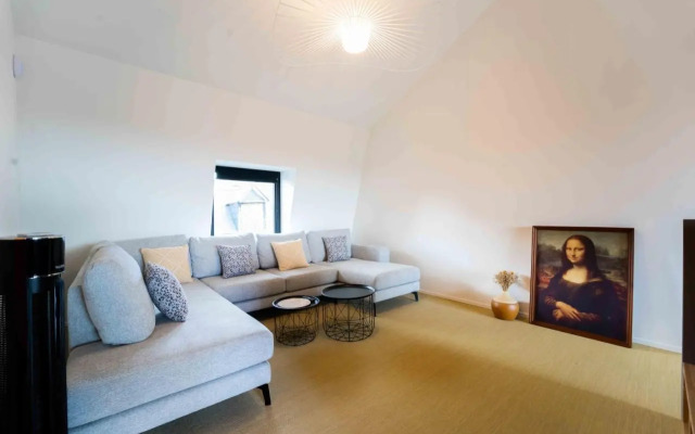 Luxury Penthouse & Terrace - Mons City Center