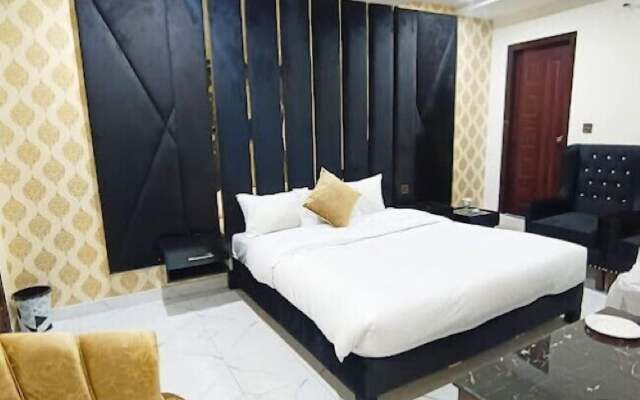 Hotel B R Lounge