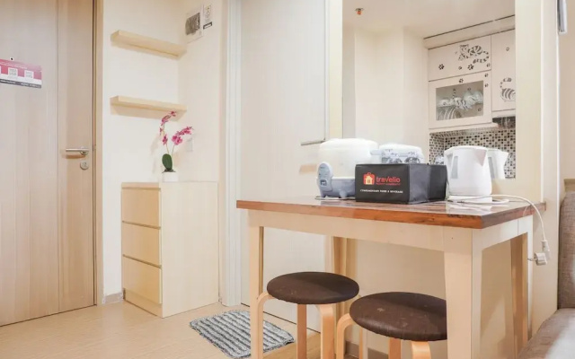 Comfort 1Br With Working Room At Meikarta Apartment