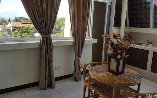 La Charica Inn & Suites
