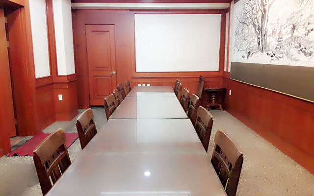 Gallery Park Hotel