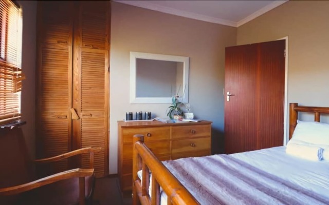 Sue's bnb in Bothasig