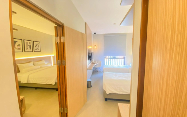 Front One King Hotel Tuban