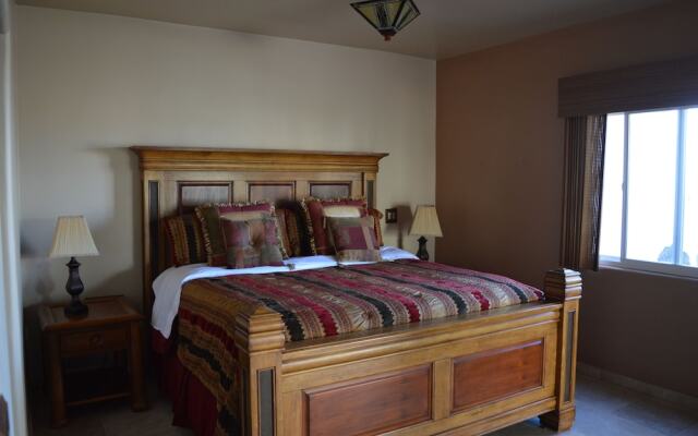 Playa Villa - 2 Br condo by RedAwning