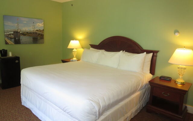 Admiral's Inn Resort