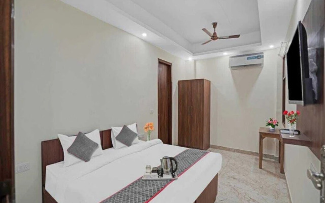 Hotel The Anvi Residency Sector 132
