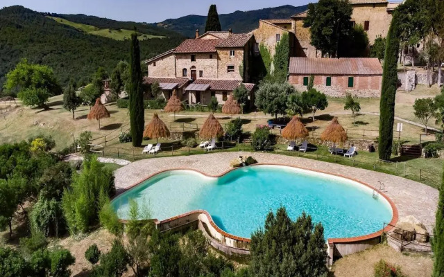 Farmhouse in Tuscany Near Petriolo Spa