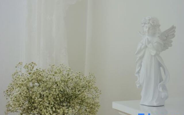 Yunxuan Design Light Luxury Art Designer Leisure Holiday Meisu