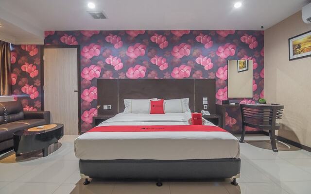 RedDoorz Plus near Harbour Bay Mall Batam