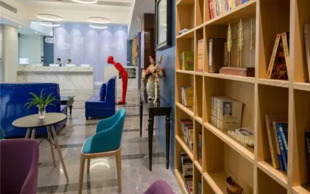 Poltton International Service Apartment