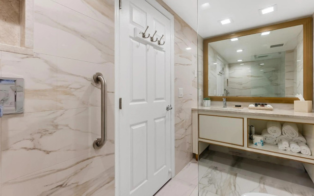 La Mer Beachfront Resort